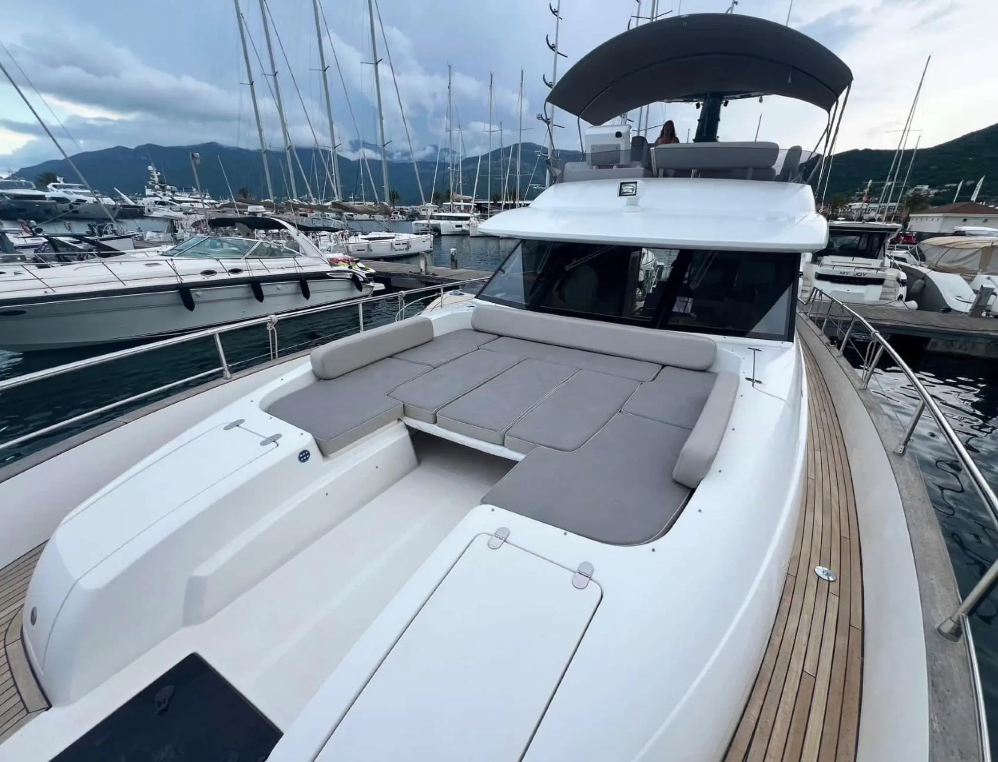 2015 Azimut magellano 53