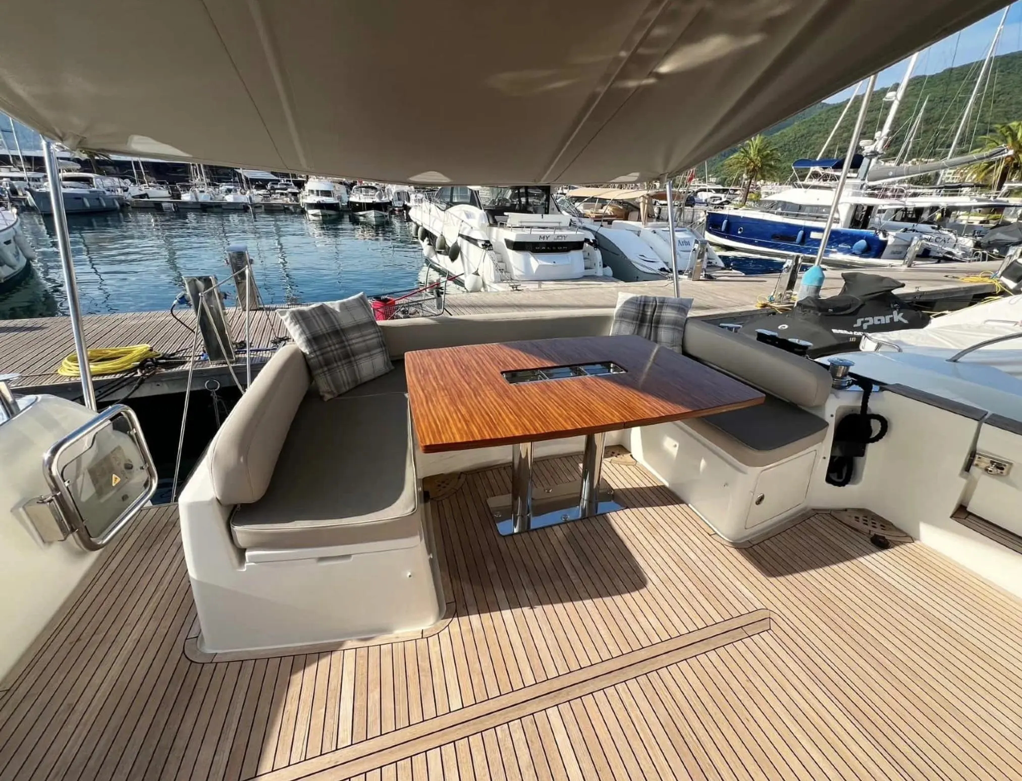 2015 Azimut magellano 53