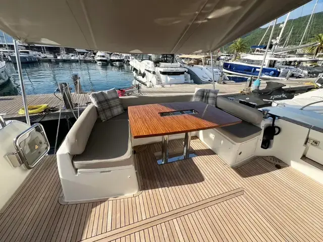 Azimut Magellano 53