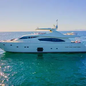 2006 Ferretti Yachts 880