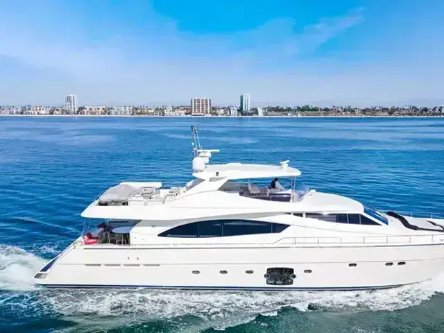 Ferretti Yachts 880