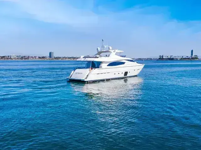 Ferretti Yachts 880