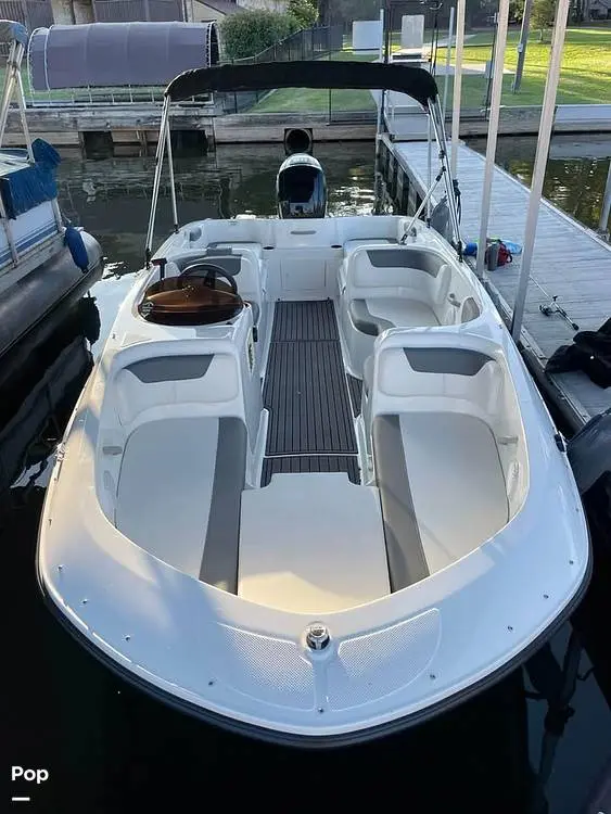 2023 Bayliner e18