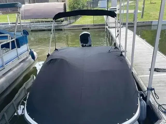 Bayliner E18