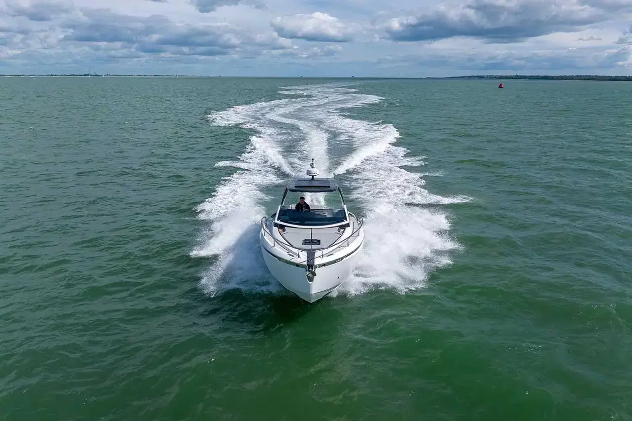 2024 Fairline f line 33