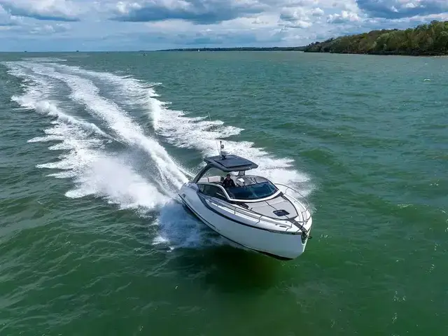 Fairline F Line 33