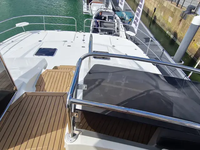 Aquila 44 Yacht