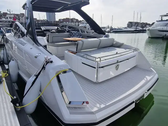 Fairline F Line 33