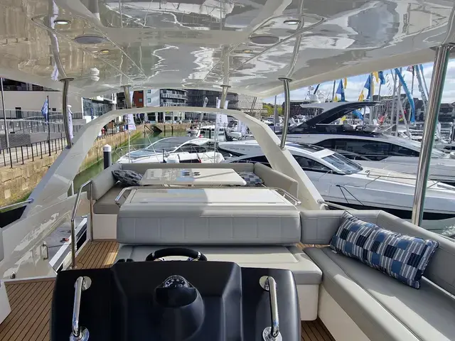 Aquila 44 Yacht