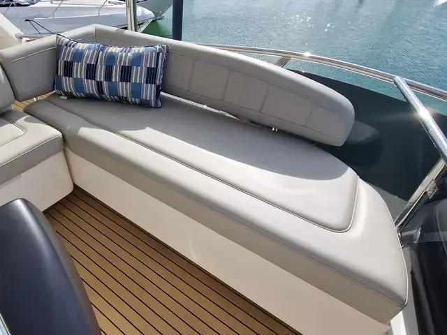 Aquila 44 Yacht