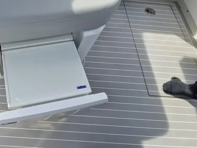 Fairline F Line 33