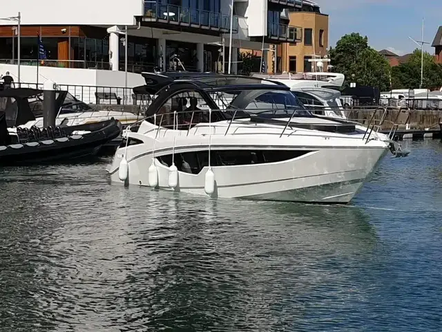 Galeon 335 Hts