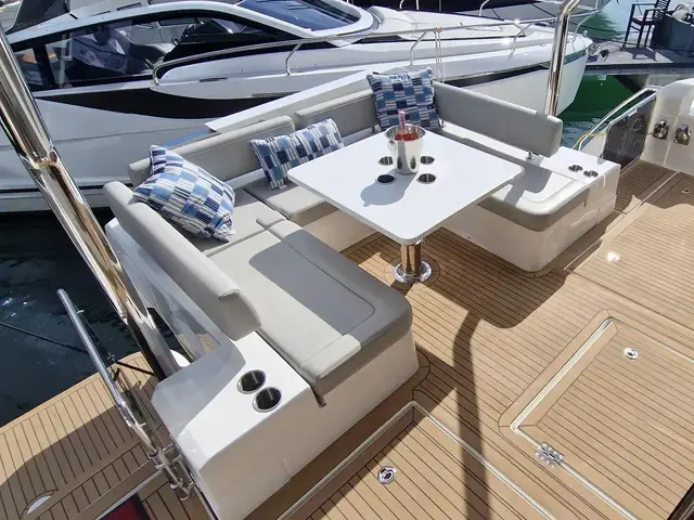 Aquila 44 Yacht