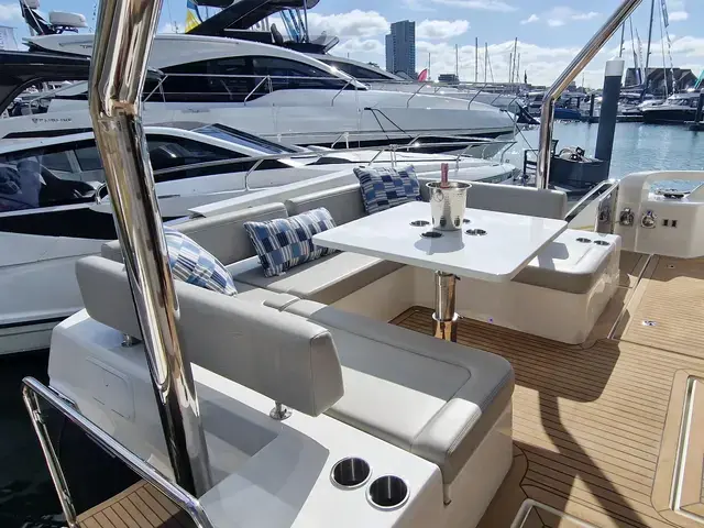 Aquila 44 Yacht