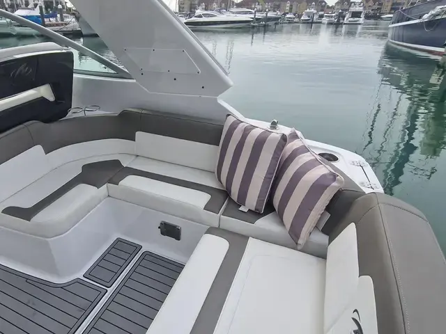 Monterey 295 Sport Yacht