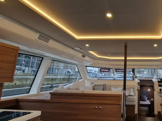 Aquila 44 Yacht