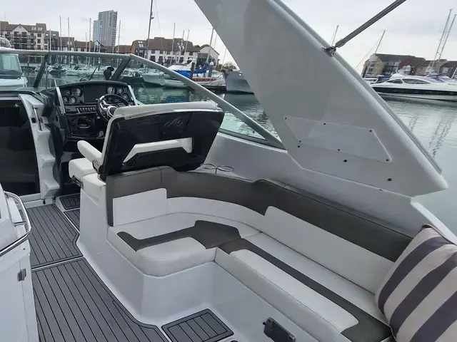 Monterey 295 Sport Yacht