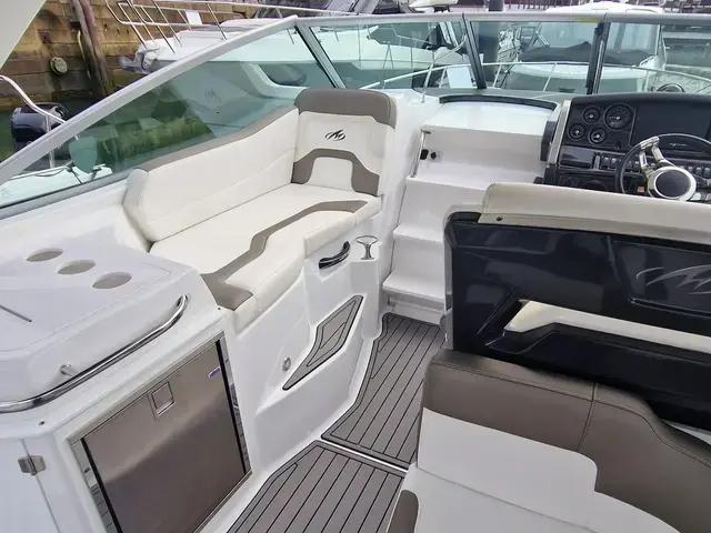 Monterey 295 Sport Yacht