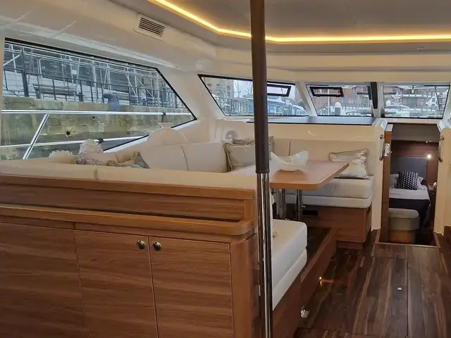 Aquila 44 Yacht