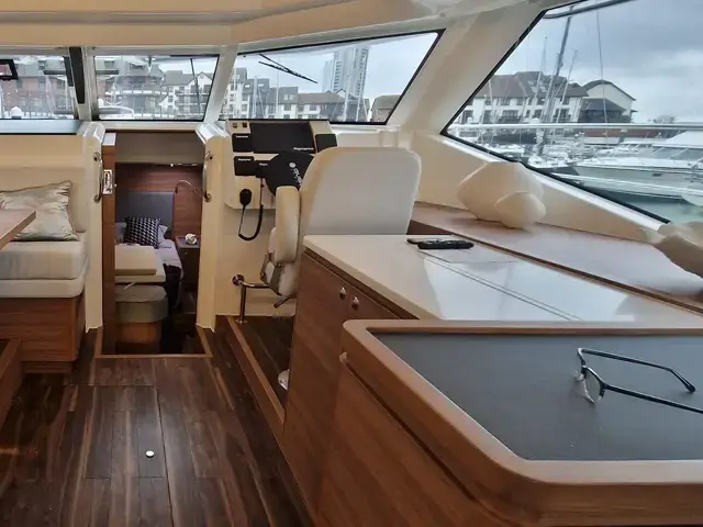 Aquila 44 Yacht