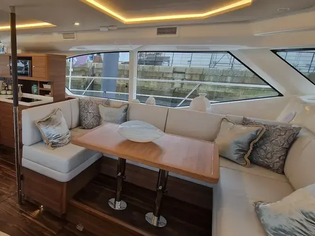 Aquila 44 Yacht