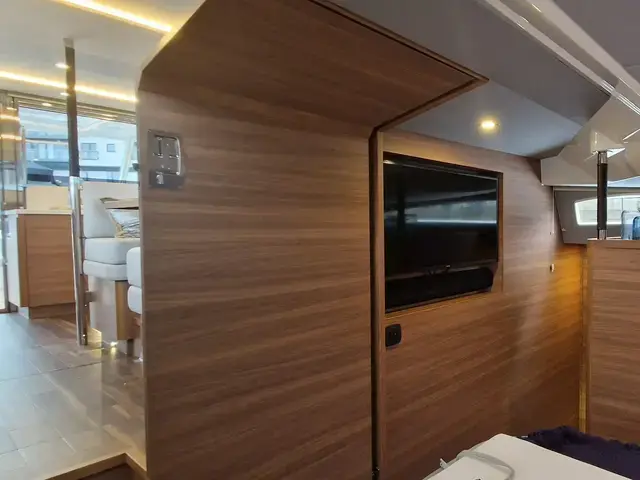 Aquila 44 Yacht