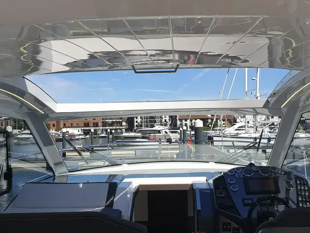 Galeon 335 Hts