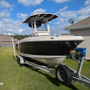 2015 Robalo Center Console R222