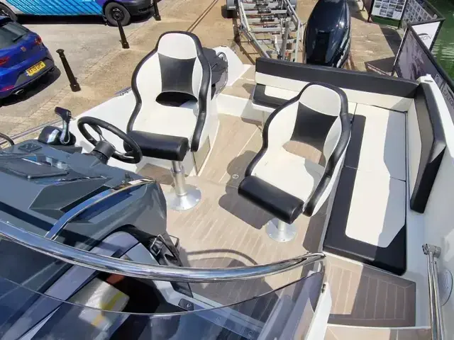 Galeon Galia 700 Sundeck