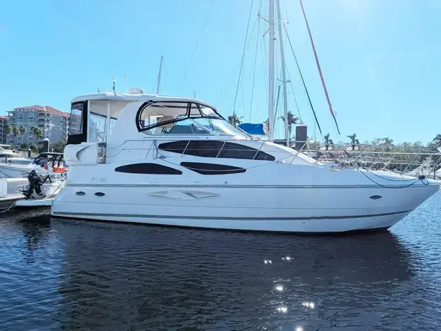 Cruisers Yachts 455 Express Motoryacht