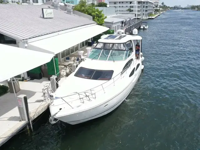 Cruisers Yachts 455 Express Motoryacht