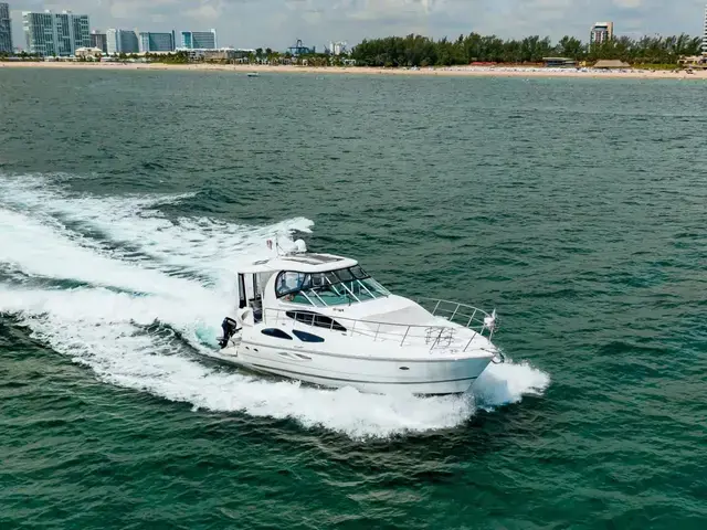 Cruisers Yachts 455 Express Motoryacht