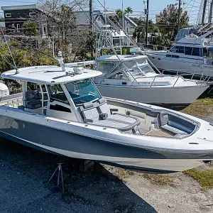 2023 Boston Whaler 38