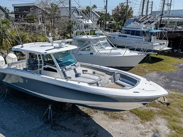 Boston Whaler 38