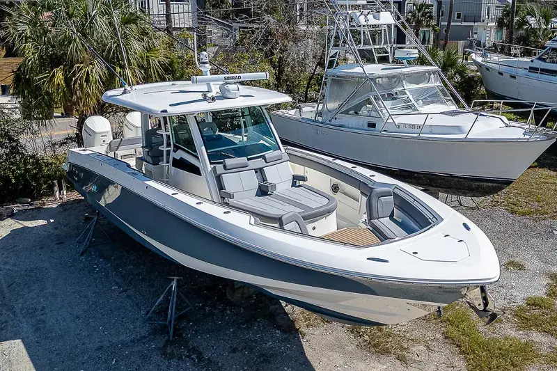 2023 Boston Whaler 38