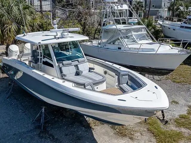 Boston Whaler 38