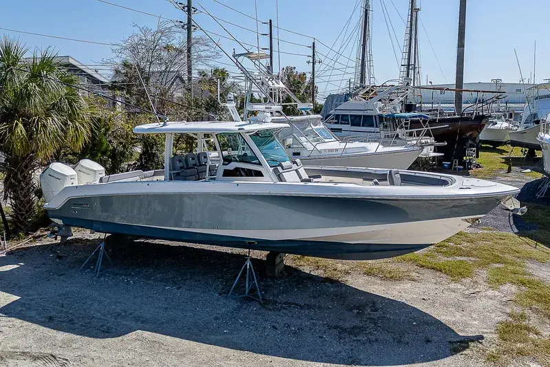 2023 Boston Whaler 38