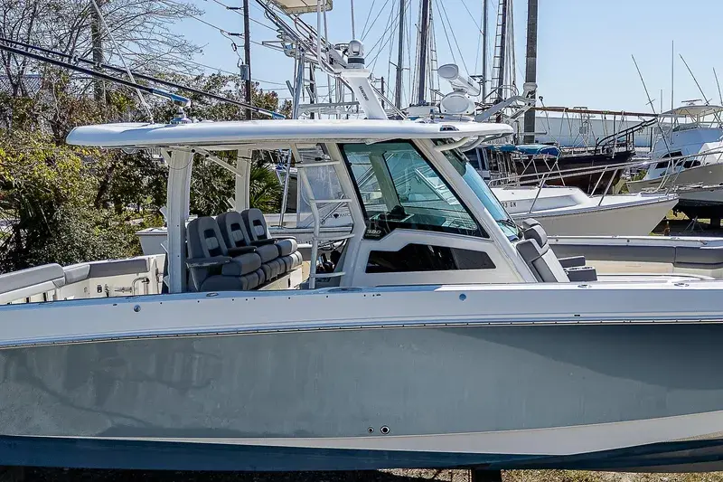 2023 Boston Whaler 38