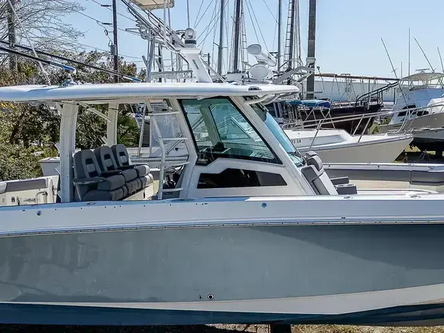 Boston Whaler 38