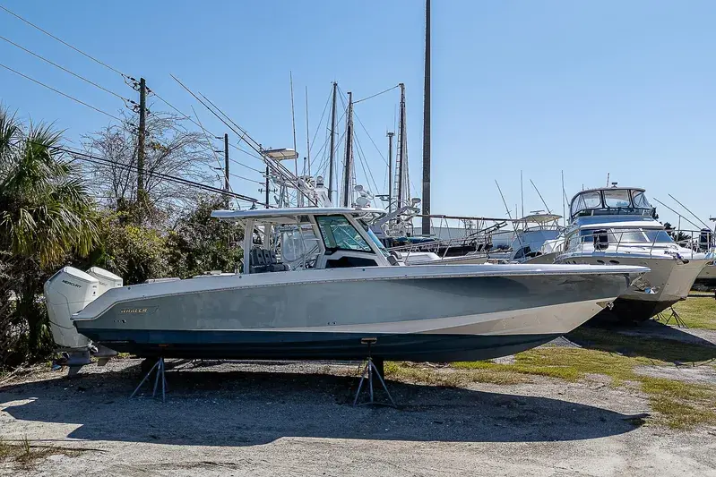 2023 Boston Whaler 38