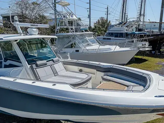 Boston Whaler 38