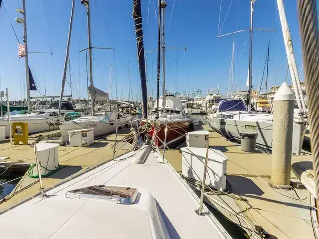 Catalina 385