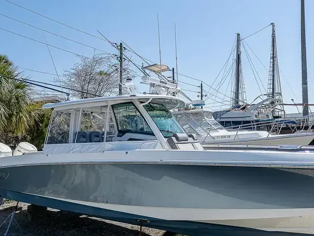 Boston Whaler 38