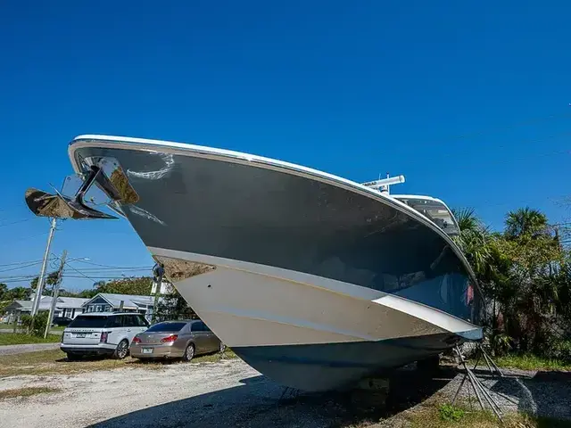 Boston Whaler 38