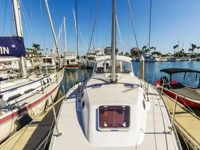 Catalina 385