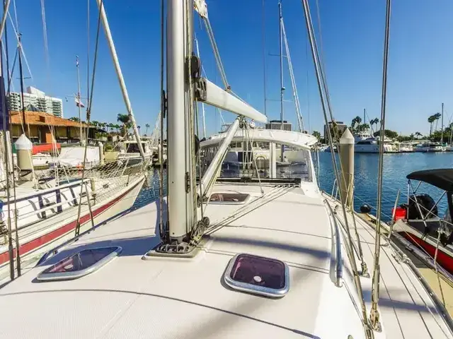 Catalina 385