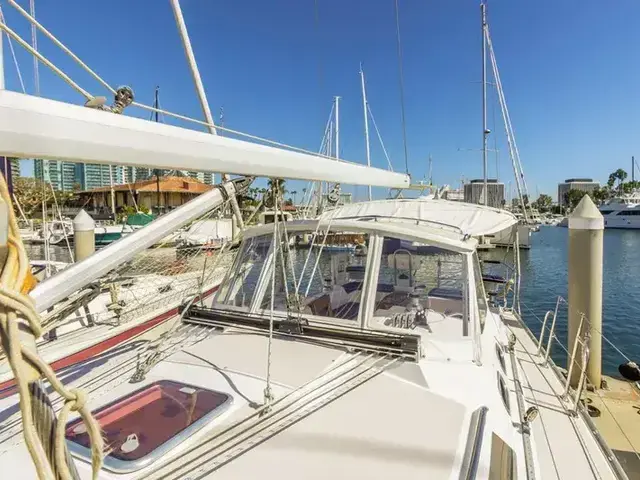 Catalina 385