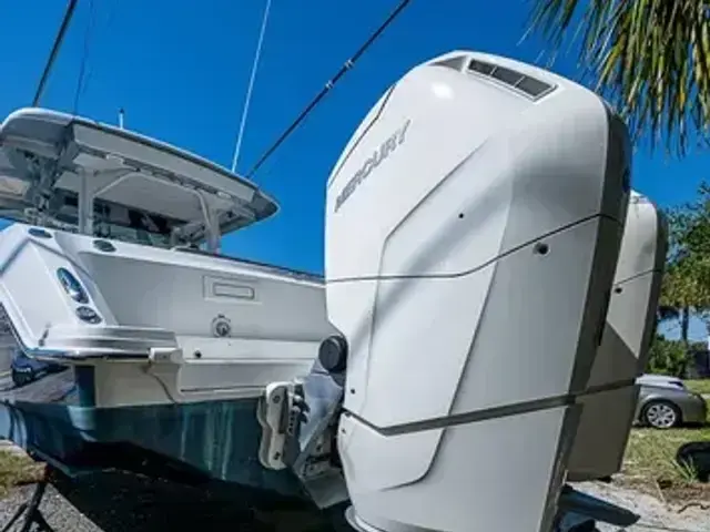 Boston Whaler 38