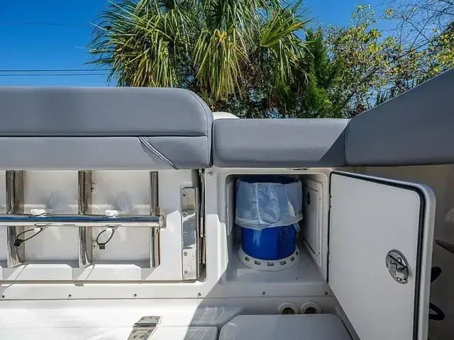 Boston Whaler 38