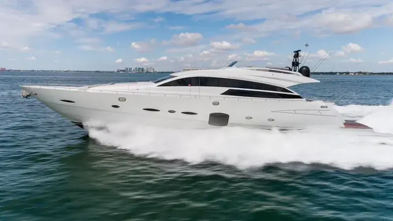 2013 Pershing 92 express yacht